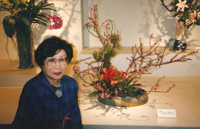 Ikebana tanárnőnk, Jaszumaru szenszei