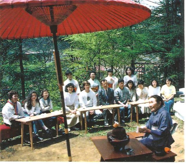 Teaszertartás a szabadban