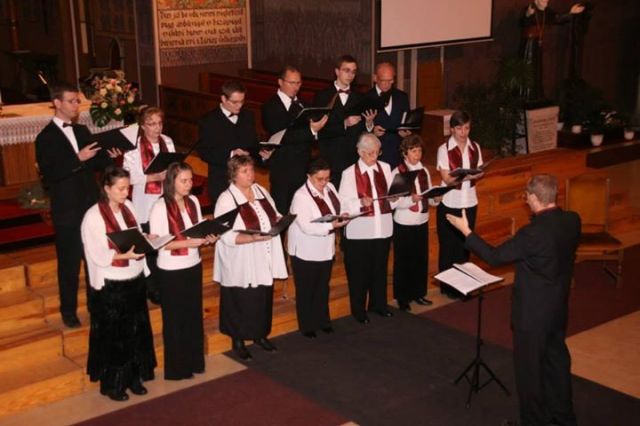 Kórusunk a Pesterzsébeti Szent Erzsébet Templomban