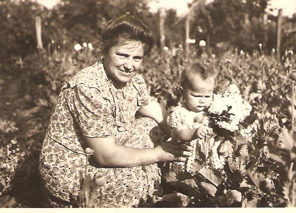 Anya es Veronika 001