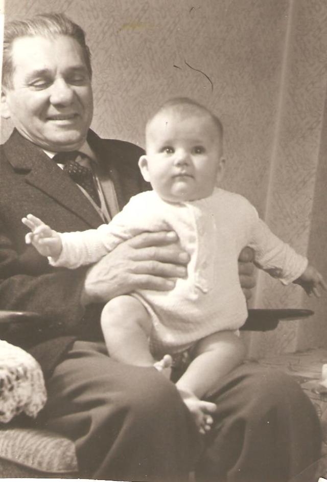 A 7 hónapos Katika unokával