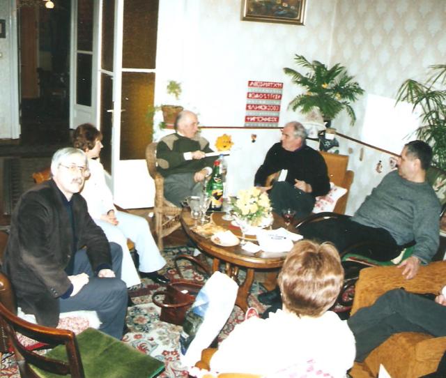 Falvay Károly Makkay János régésszel beszélget körünkben